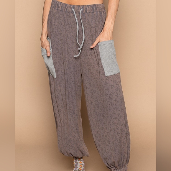 POL floral joggers - Picture 3 of 4